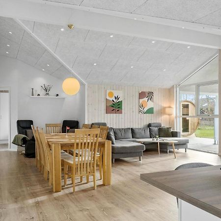 Beautiful Home In Tarm With Sauna Dış mekan fotoğraf
