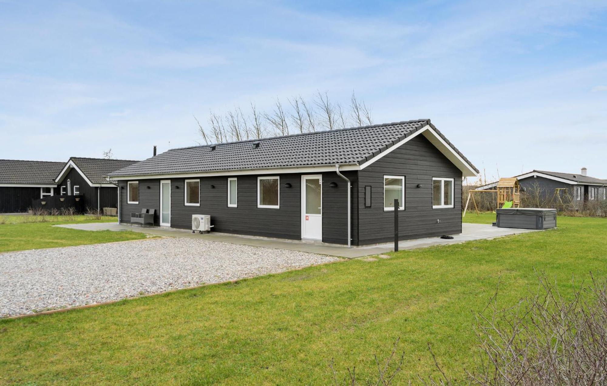 Beautiful Home In Tarm With Sauna Dış mekan fotoğraf