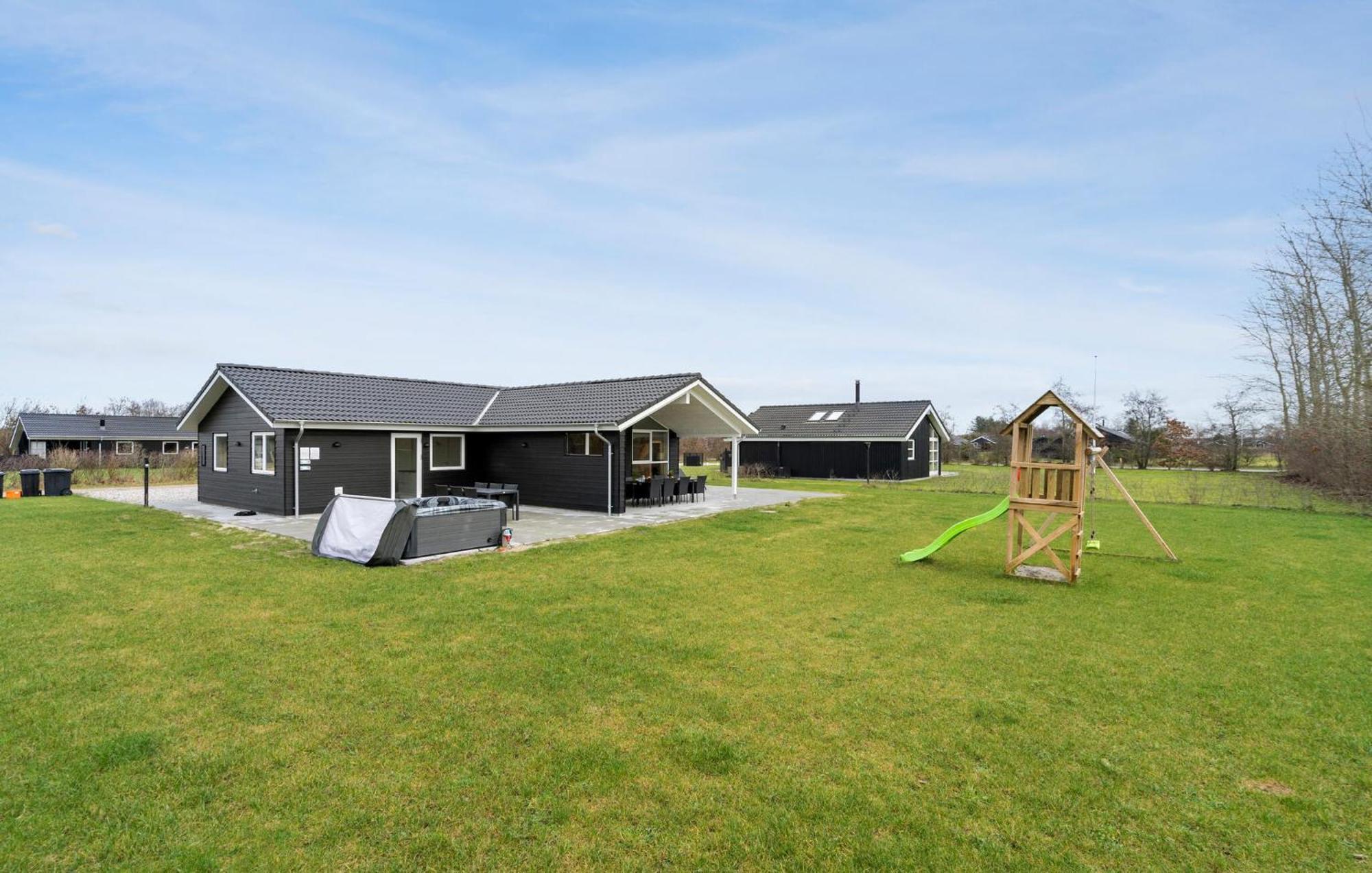 Beautiful Home In Tarm With Sauna Dış mekan fotoğraf